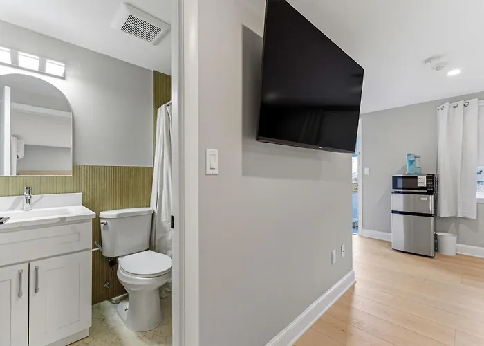 Dennisport Surf Club Boutique Hotel